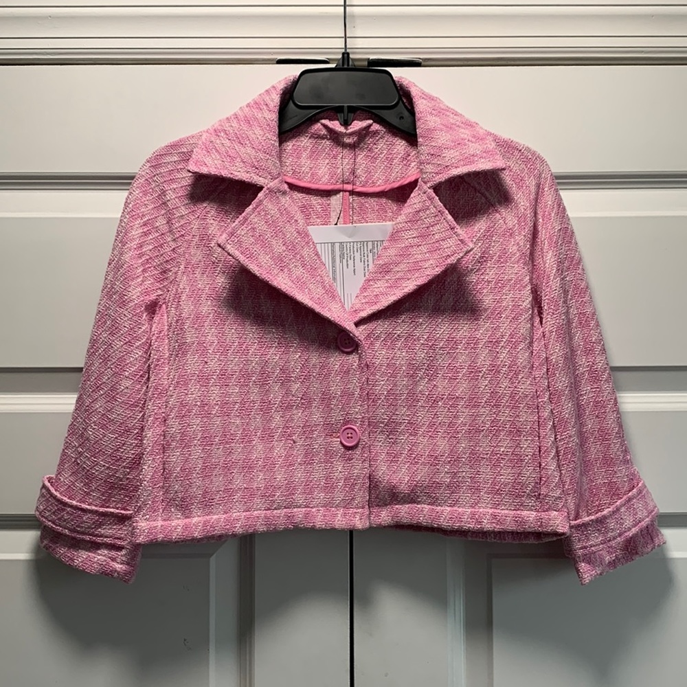 Fashionable junior houndstooth cropped jacket